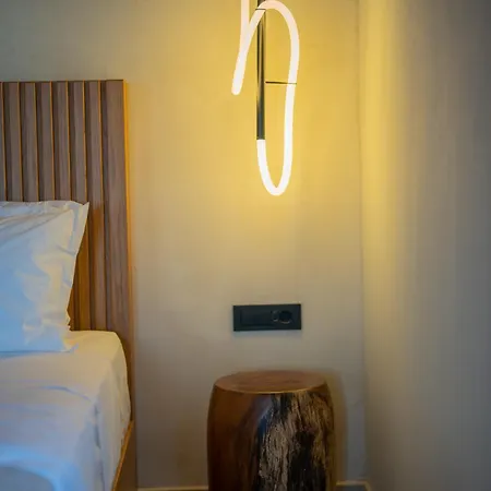 דירה Rettimo Suites, Experience Luxury In The Heart Of