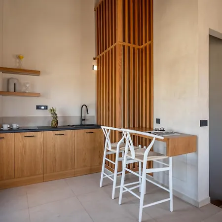 Rettimo Suites, Experience Luxury In The Heart Of דירה *