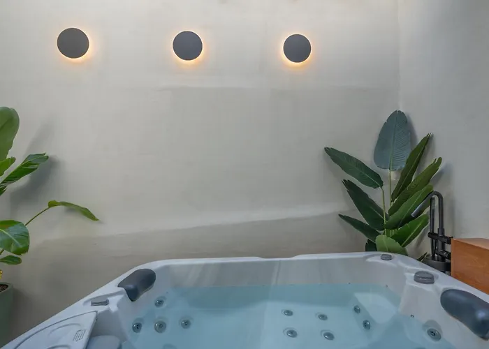 Rettimo Suites, Experience Luxury In The Heart Of Ретимно