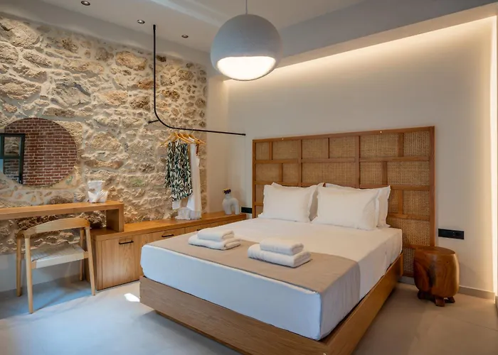 Апартаменты Rettimo Suites, Experience Luxury In The Heart Of