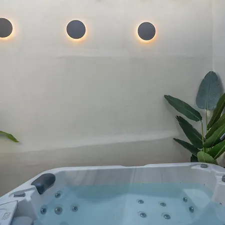Rettimo Suites, Experience Luxury In The Heart Of Resmo